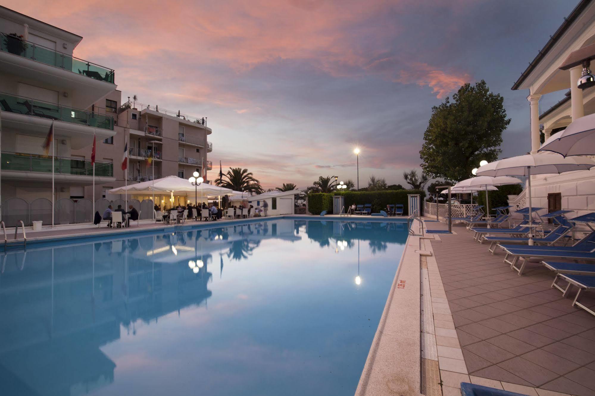 Hotel Venus Gabicce Mare Eksteriør bilde
